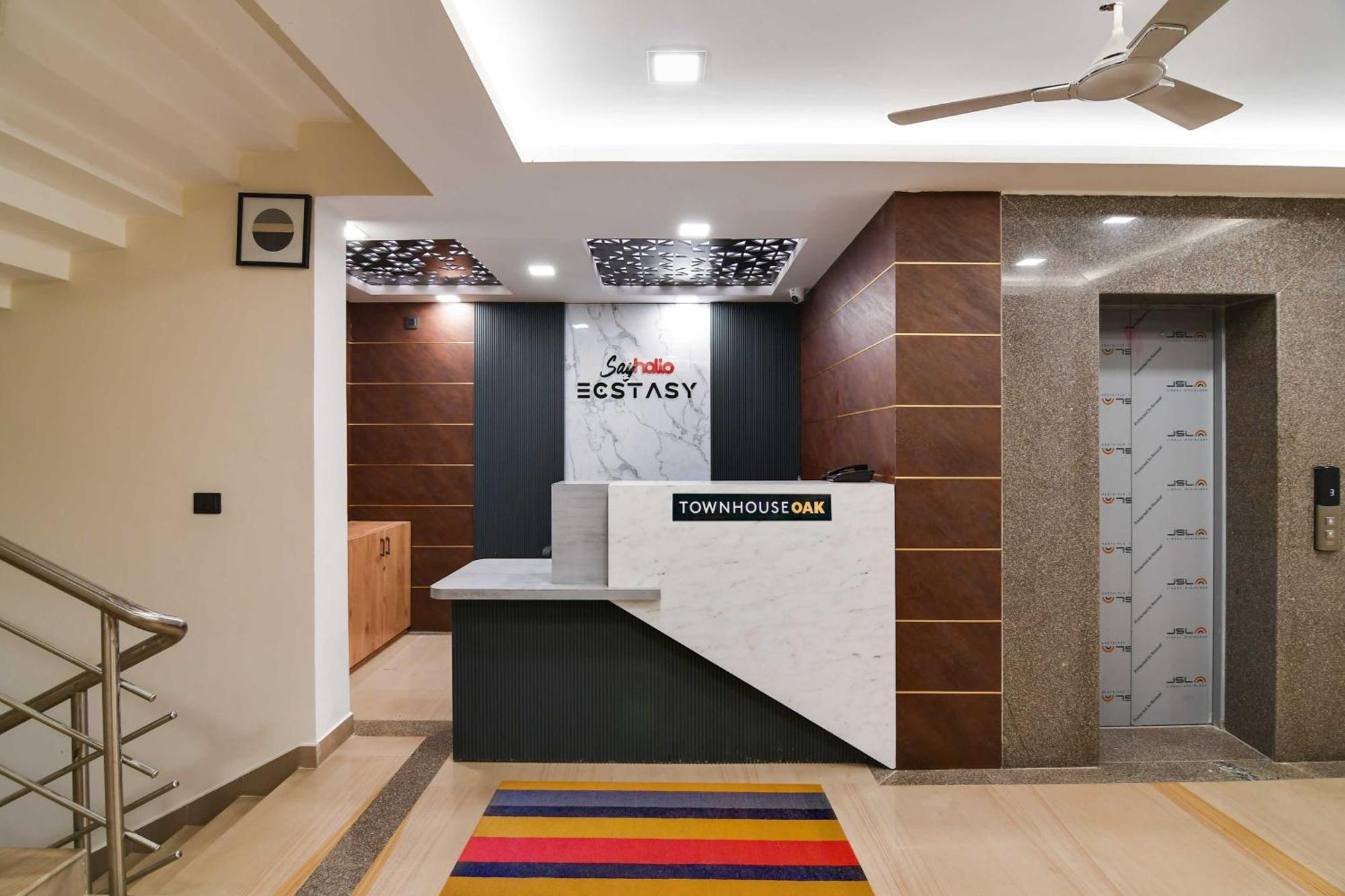 Super Townhouse Oak Sayhallo Ecstasy บูบันเนสชวาร์ ภายนอก รูปภาพ