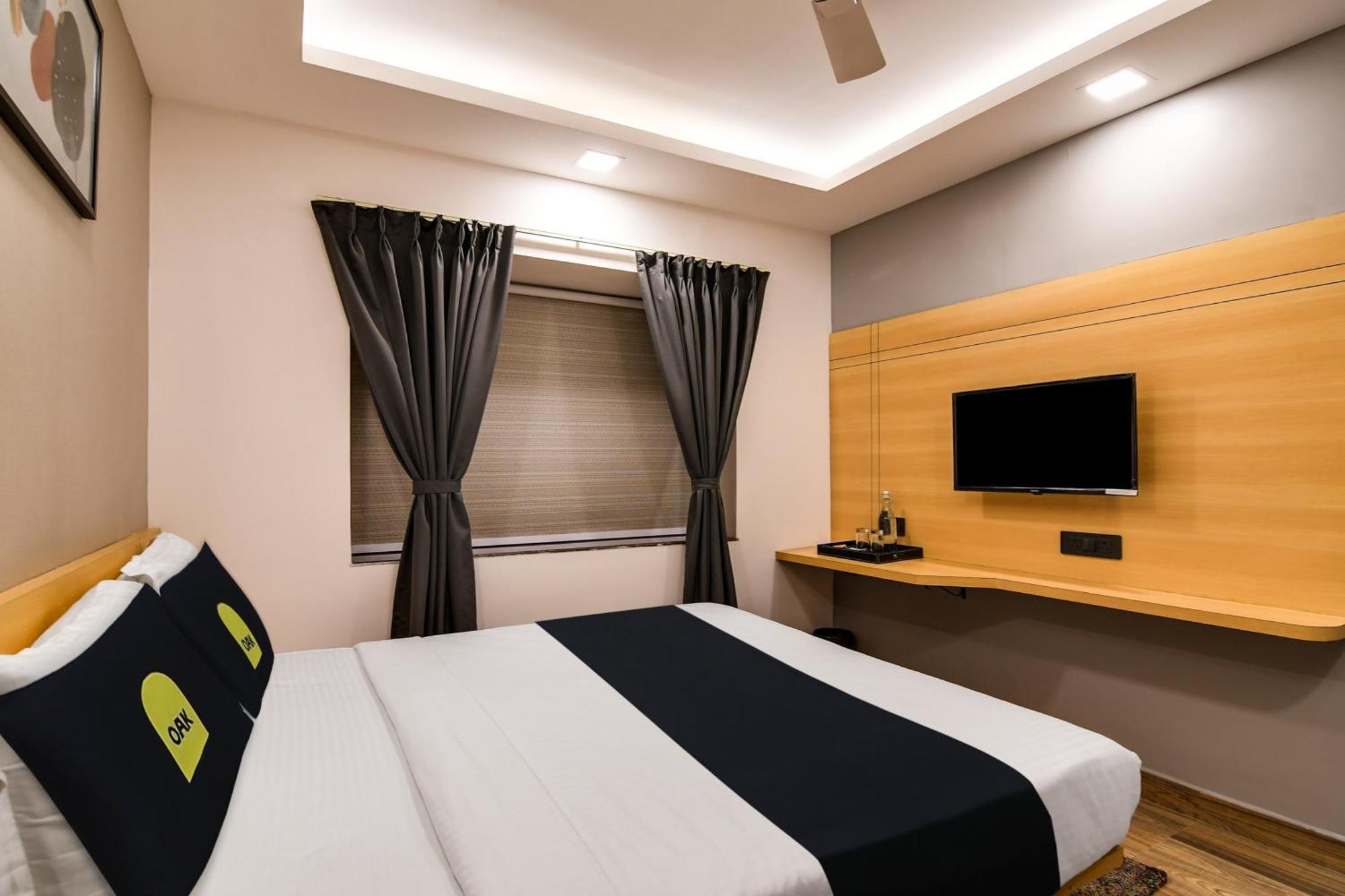 Super Townhouse Oak Sayhallo Ecstasy บูบันเนสชวาร์ ภายนอก รูปภาพ