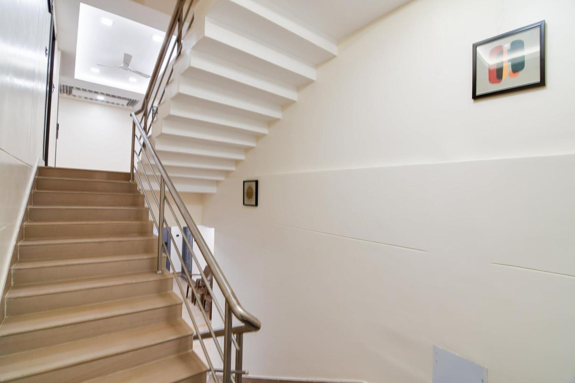 Super Townhouse Oak Sayhallo Ecstasy บูบันเนสชวาร์ ภายนอก รูปภาพ
