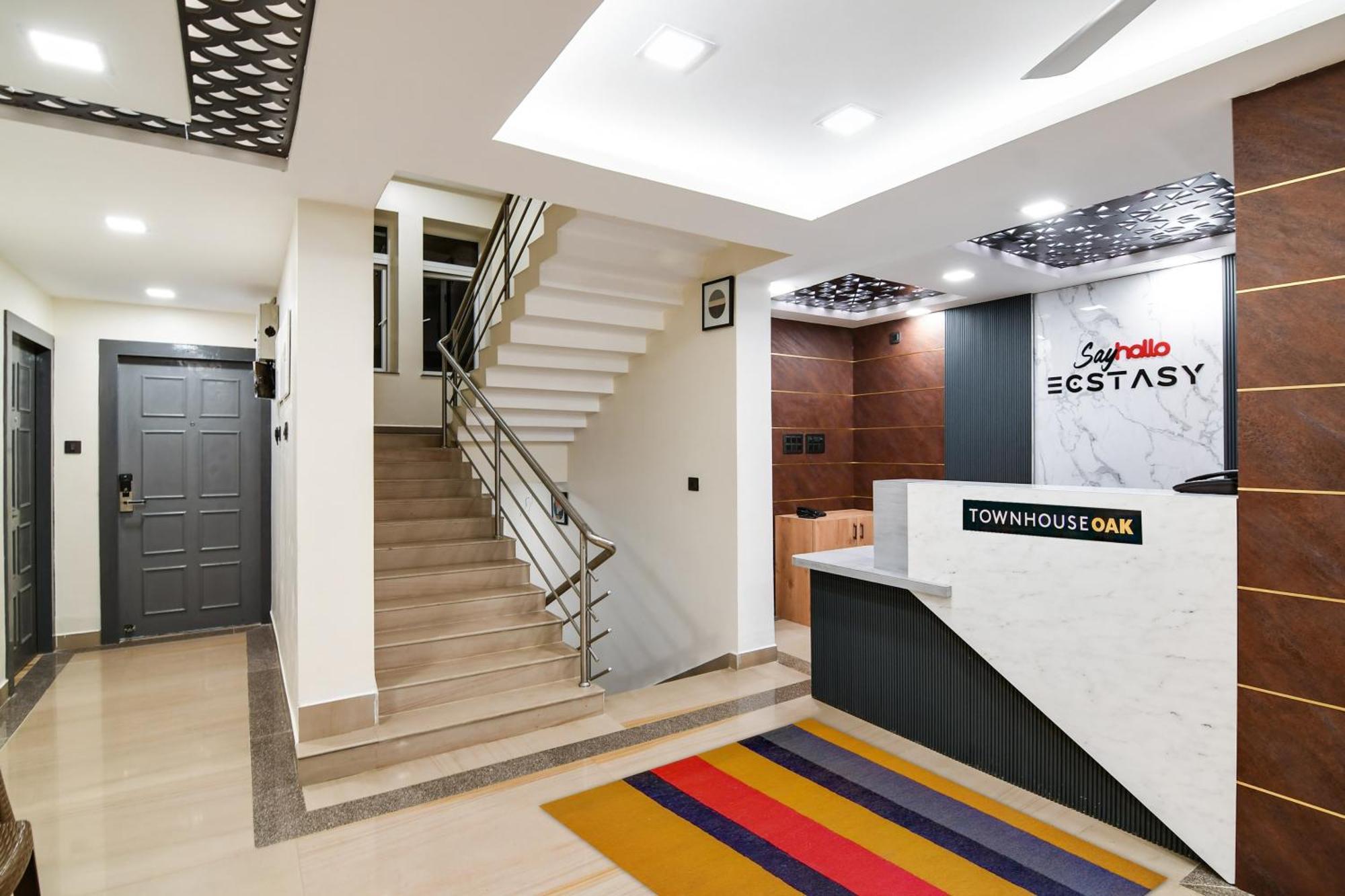 Super Townhouse Oak Sayhallo Ecstasy บูบันเนสชวาร์ ภายนอก รูปภาพ