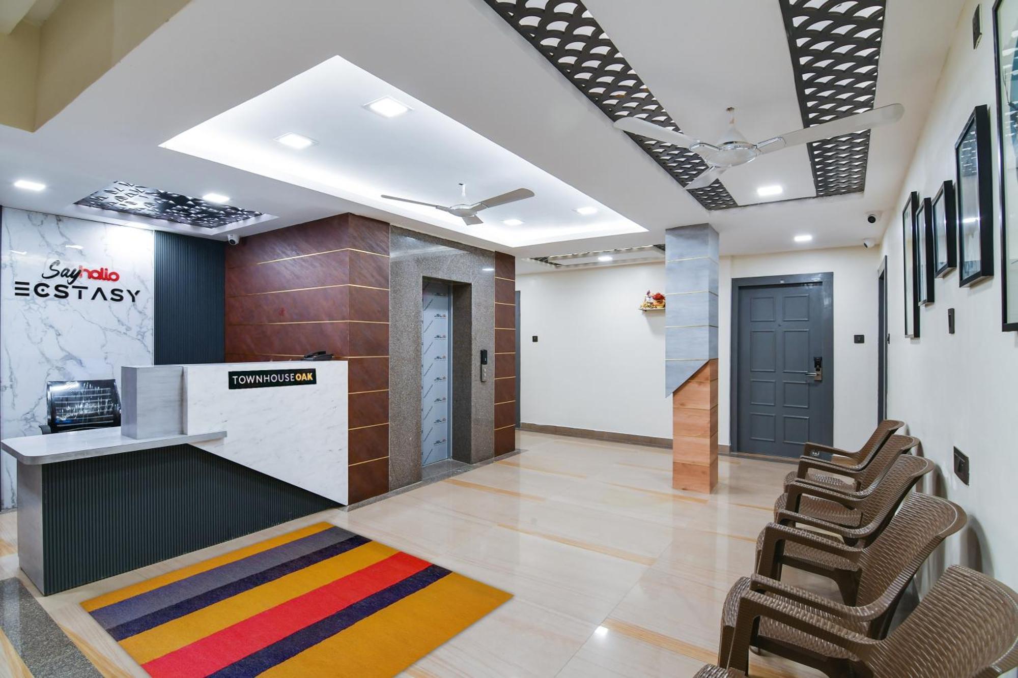 Super Townhouse Oak Sayhallo Ecstasy บูบันเนสชวาร์ ภายนอก รูปภาพ