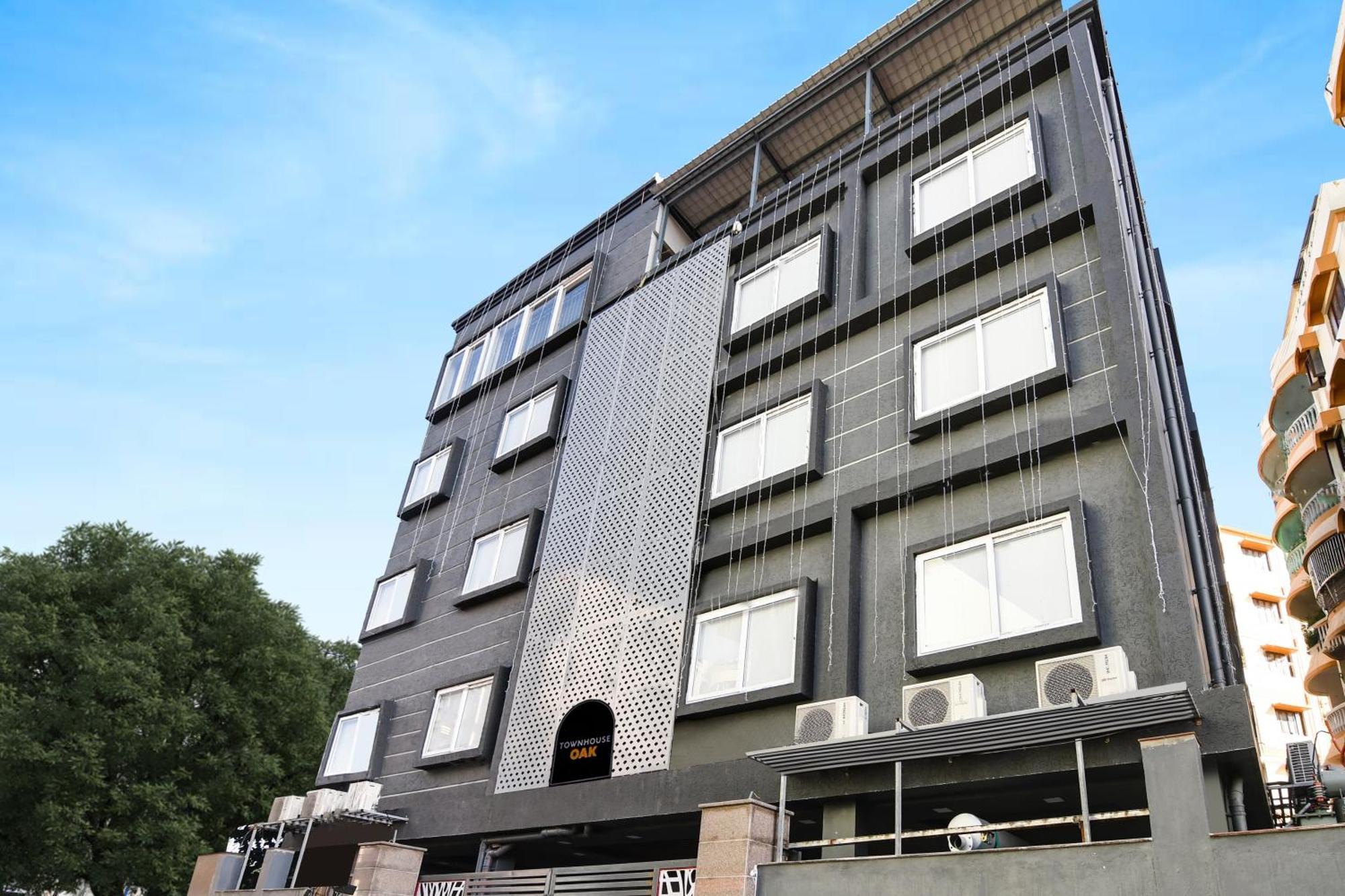 Super Townhouse Oak Sayhallo Ecstasy บูบันเนสชวาร์ ภายนอก รูปภาพ