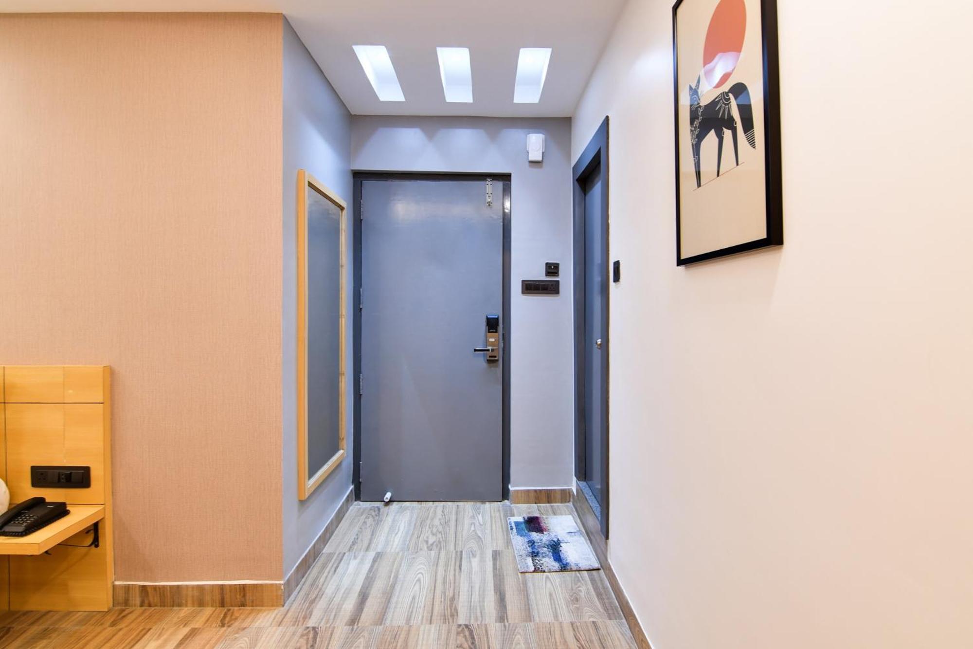 Super Townhouse Oak Sayhallo Ecstasy บูบันเนสชวาร์ ภายนอก รูปภาพ