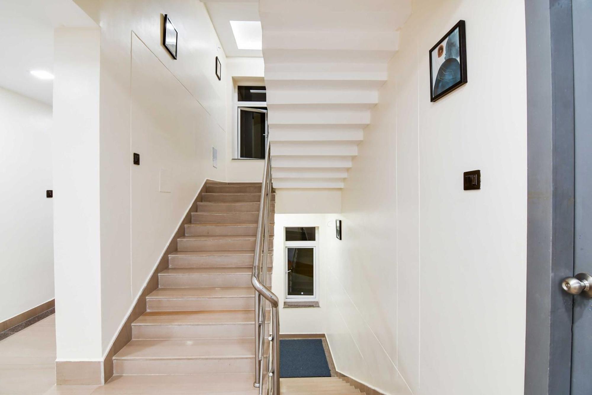 Super Townhouse Oak Sayhallo Ecstasy บูบันเนสชวาร์ ภายนอก รูปภาพ