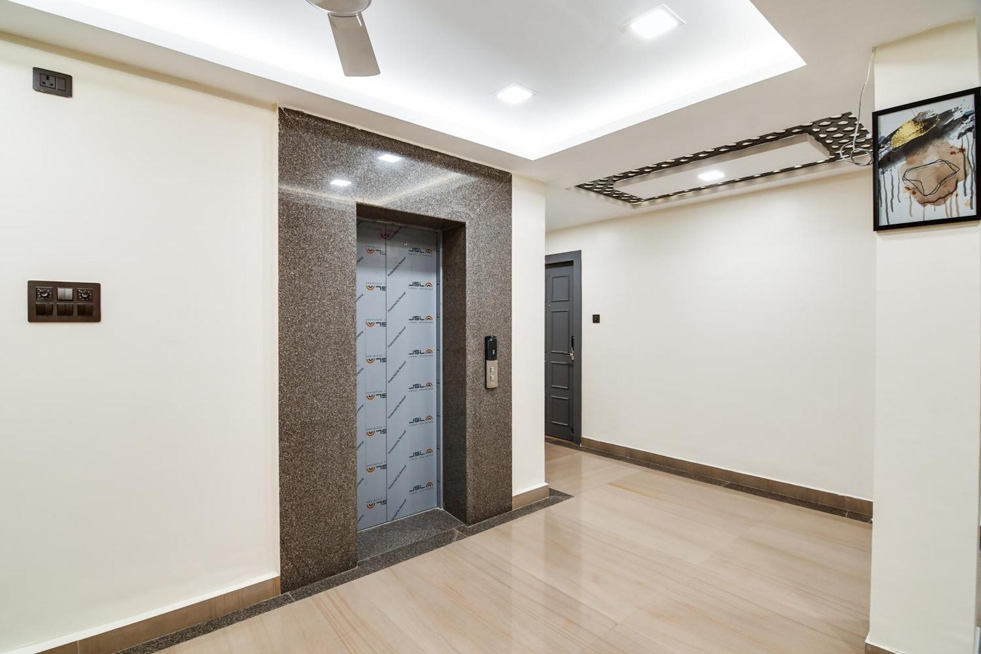 Super Townhouse Oak Sayhallo Ecstasy บูบันเนสชวาร์ ภายนอก รูปภาพ