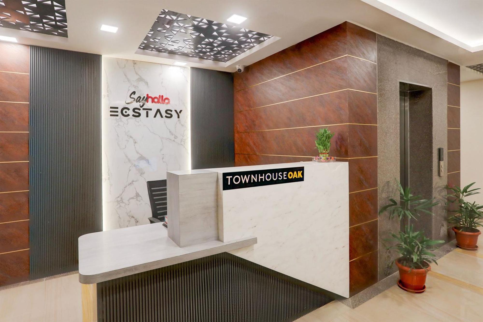 Super Townhouse Oak Sayhallo Ecstasy บูบันเนสชวาร์ ภายนอก รูปภาพ